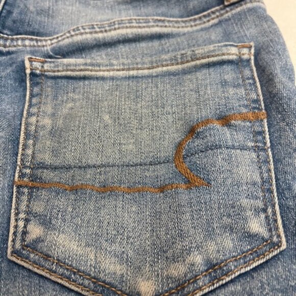 AMERICAN EAGLE Next Level Refuge High Rise Criss Cross Denim Shorts Size… - Picture 5 of 7